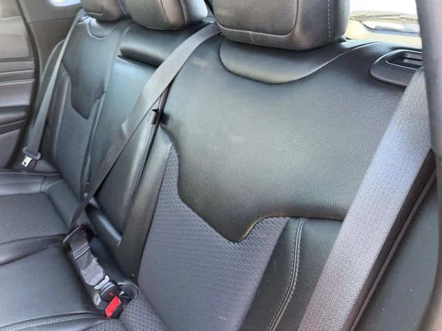 Used 2022 Gray Jeep Latitude image 10