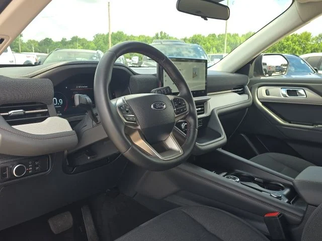Used 2025 Gray Ford Active image 24
