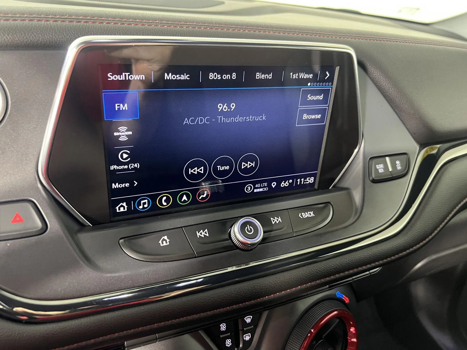 Used 2021 BLACK Chevrolet RS image 28