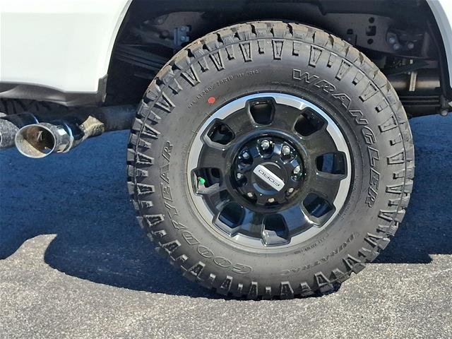 New 2026 Star White Metallic Tri-Coat Ford F-250® Platinum® image 26