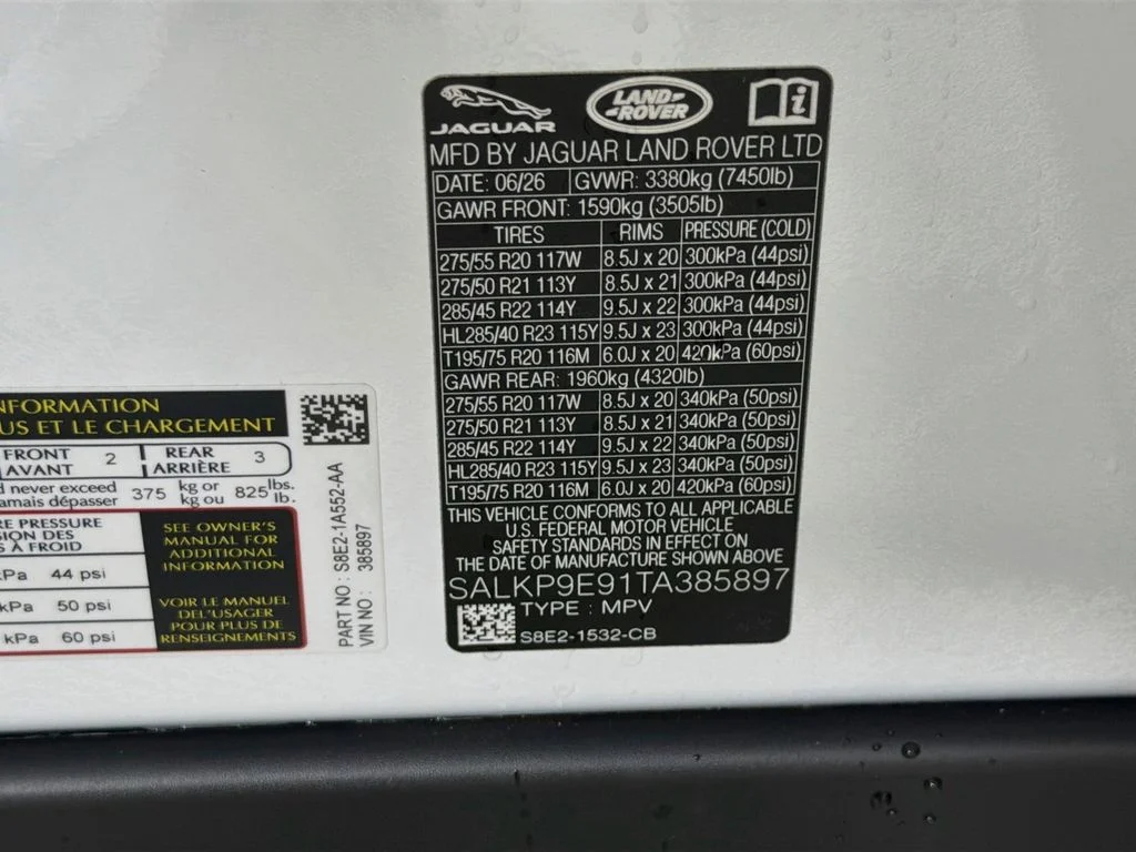 New 2026 Fuji White Land Rover SE image 34