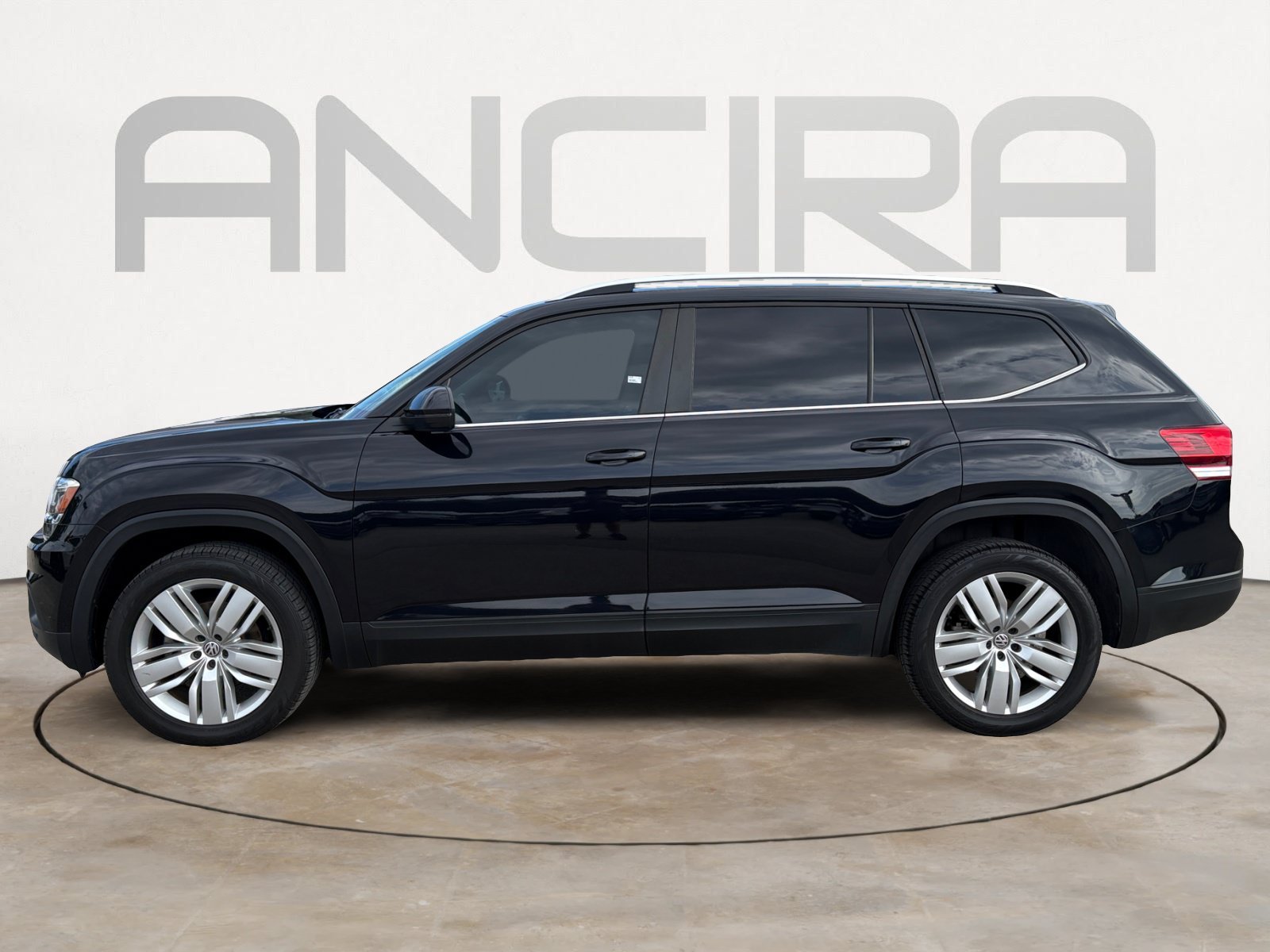Used 2019 Deep Black Pearl Volkswagen 3.6L V6 SE w/Technology image 7