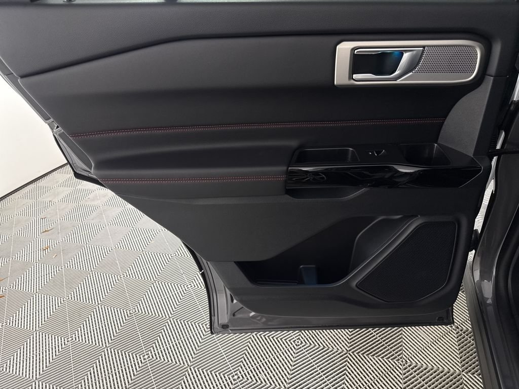 2024 Ford Explorer ST-LINE - Photo 12