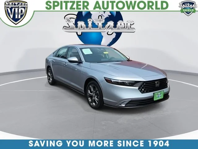 Used 2023 Silver Honda EX image 3