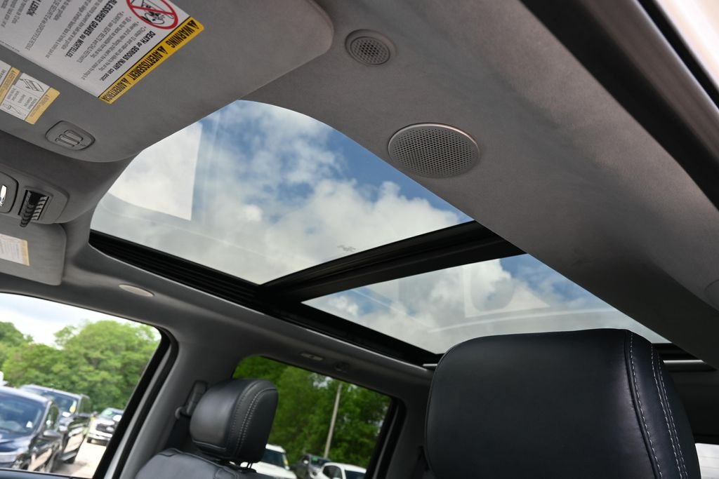 Used 2024 White Metallic Ford Limited image 19