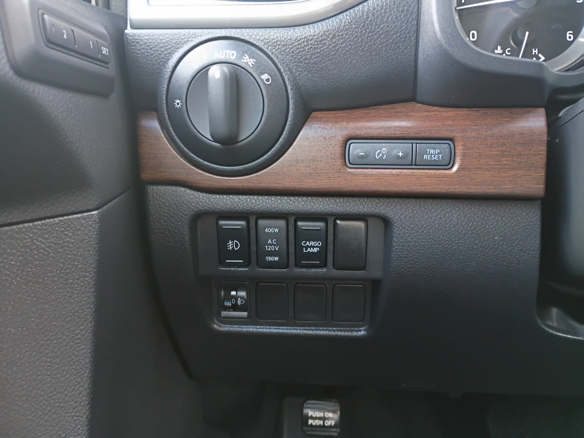 Used 2017 Pearl White Nissan Platinum Reserve image 25