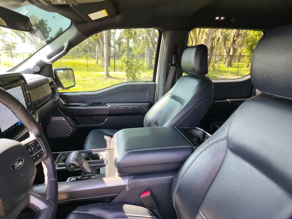 Used 2025 Star White Ford Lariat Crew Cab 4x4 image 19