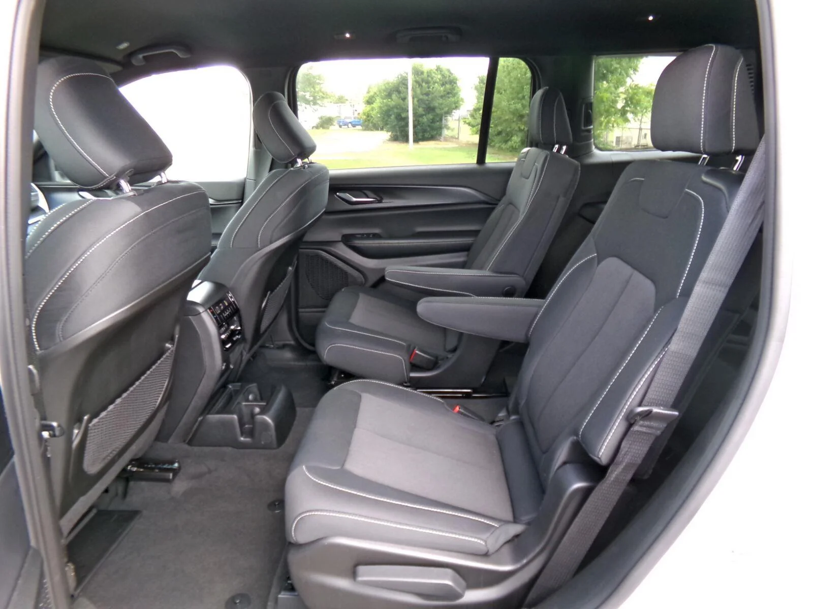 Used 2025 Bright White Clearcoat Jeep Laredo image 13