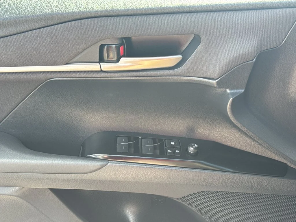 Used 2025 Silver Toyota LE image 33