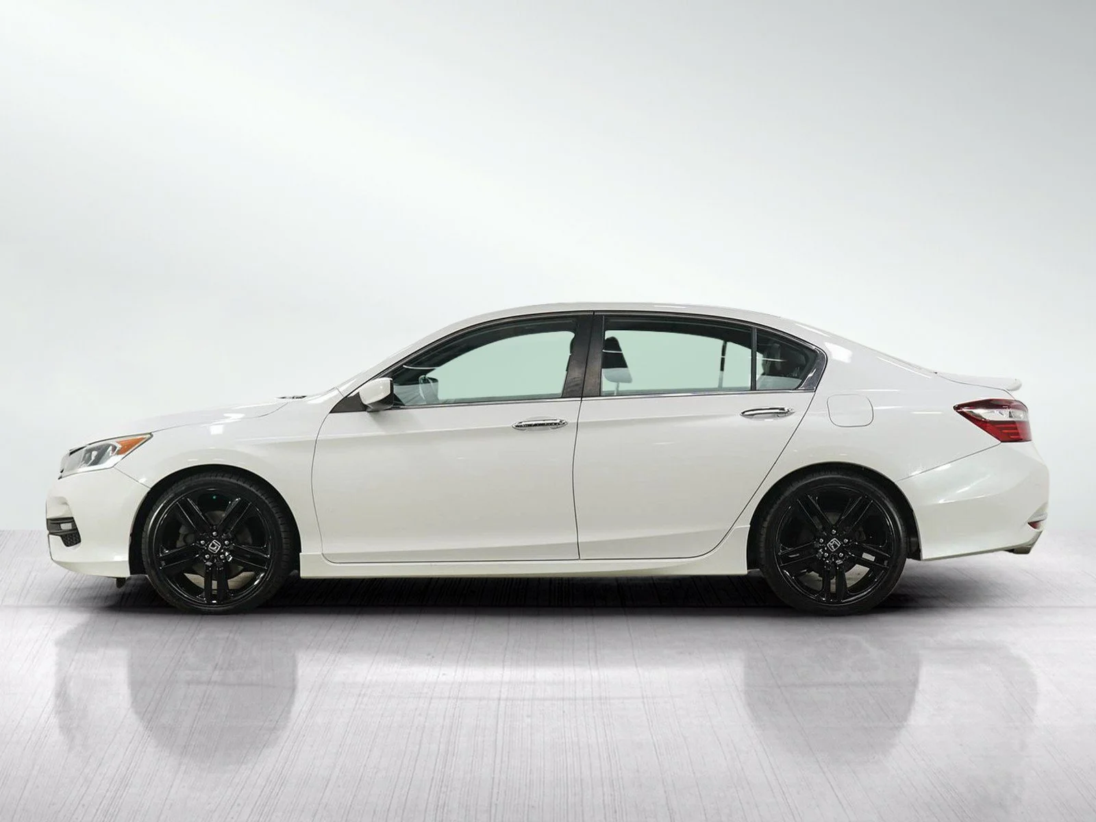 Used 2016 Honda Accord Sport with VIN 1HGCR2F57GA023573 for sale in Hopkins, Minnesota