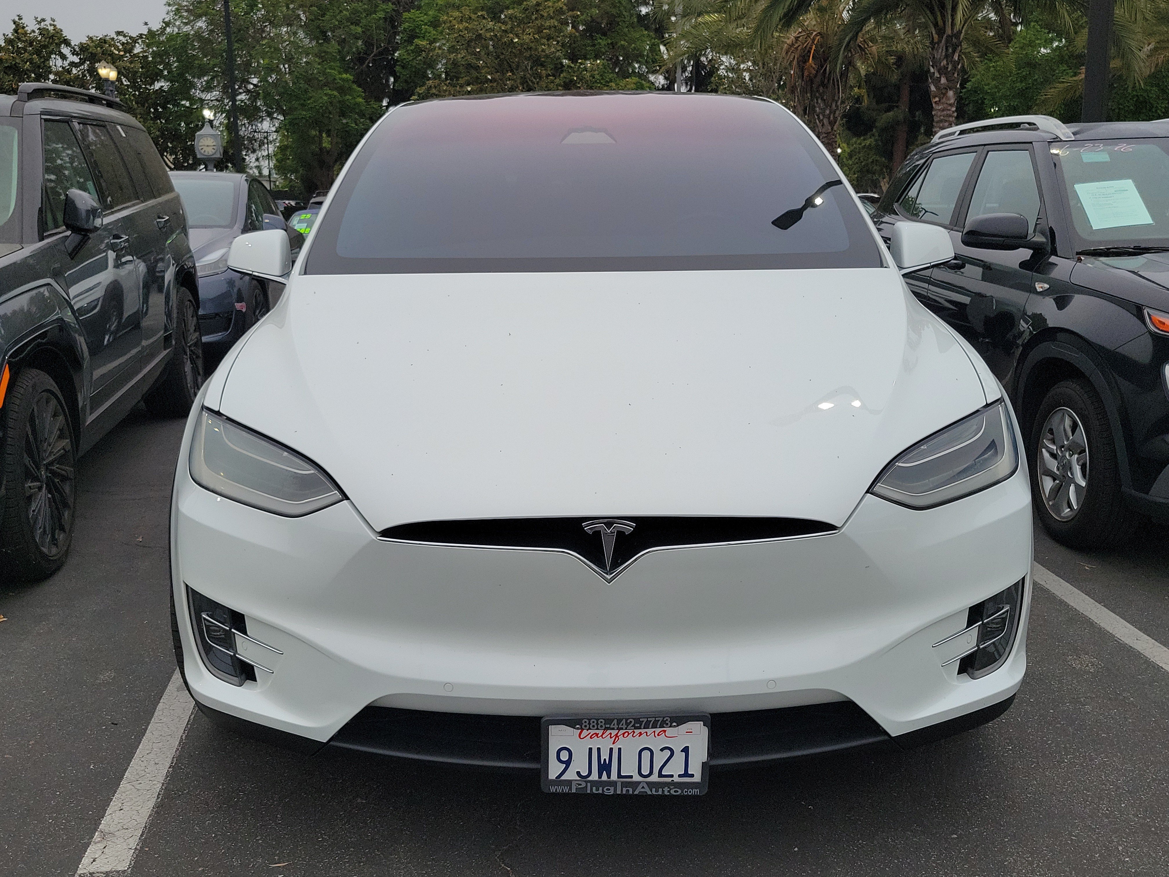 Used 2018 Pearl White Multi-Coat Tesla  image 2