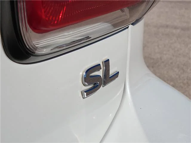 Used 2019 Pearl White Tricoat Nissan SL 4x2 image 7