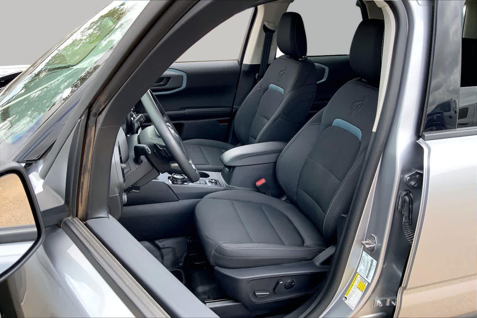 Used 2021 Iconic Silver Metallic Ford Badlands image 8