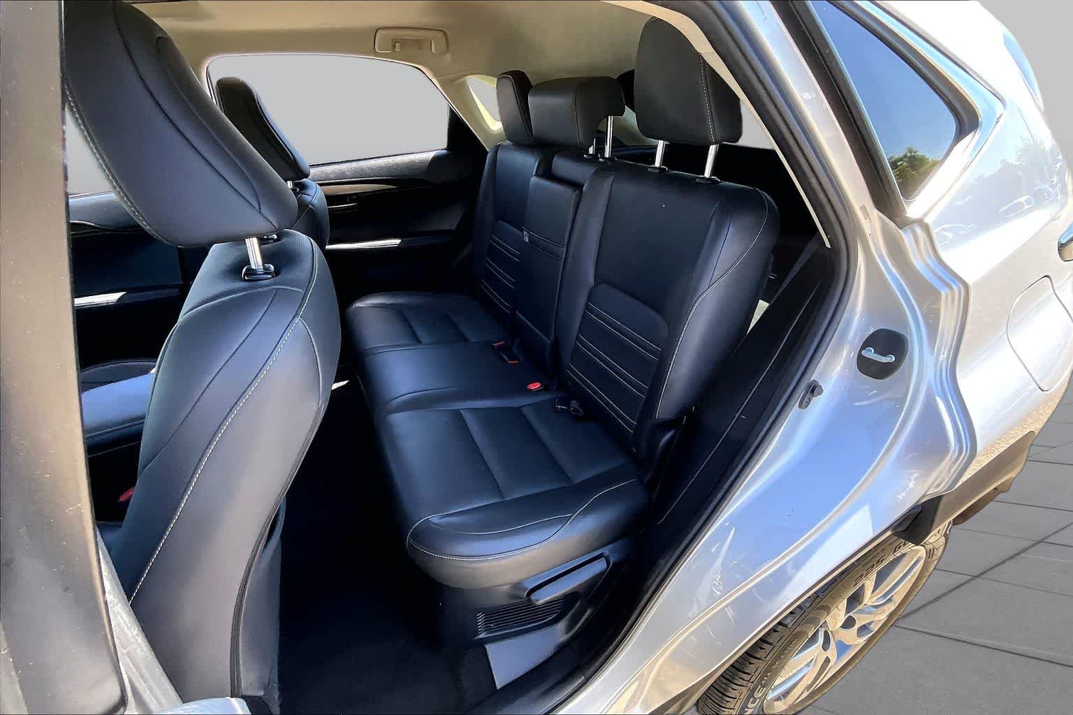Used 2015 Silver Lining Metallic Lexus  image 20