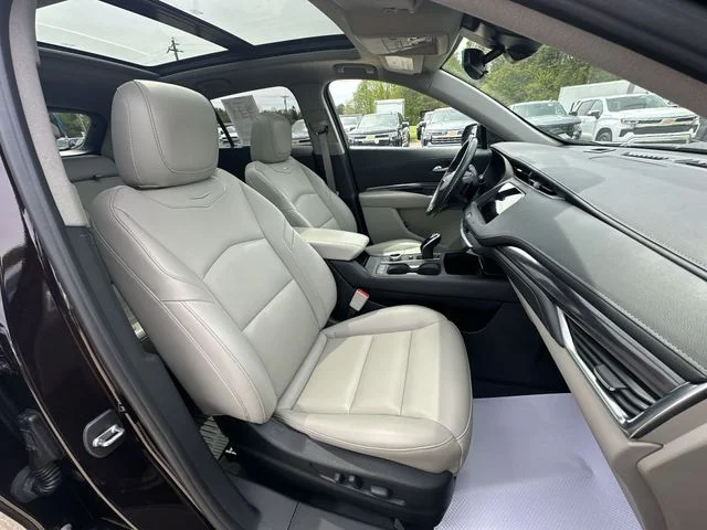 Used 2021 Red Cadillac Luxury image 32