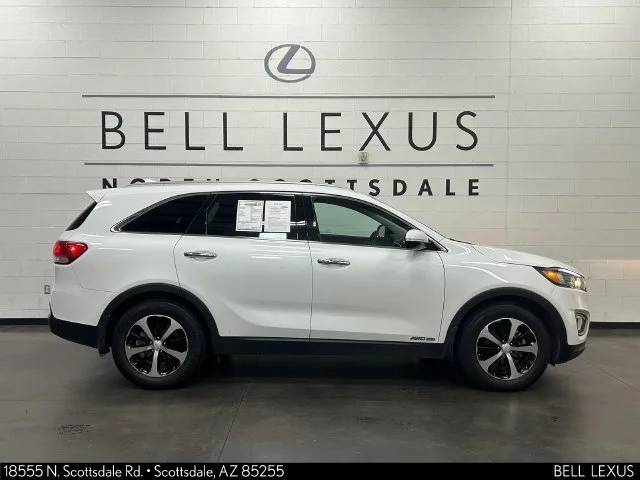 Used 2017 White Kia EX image 3
