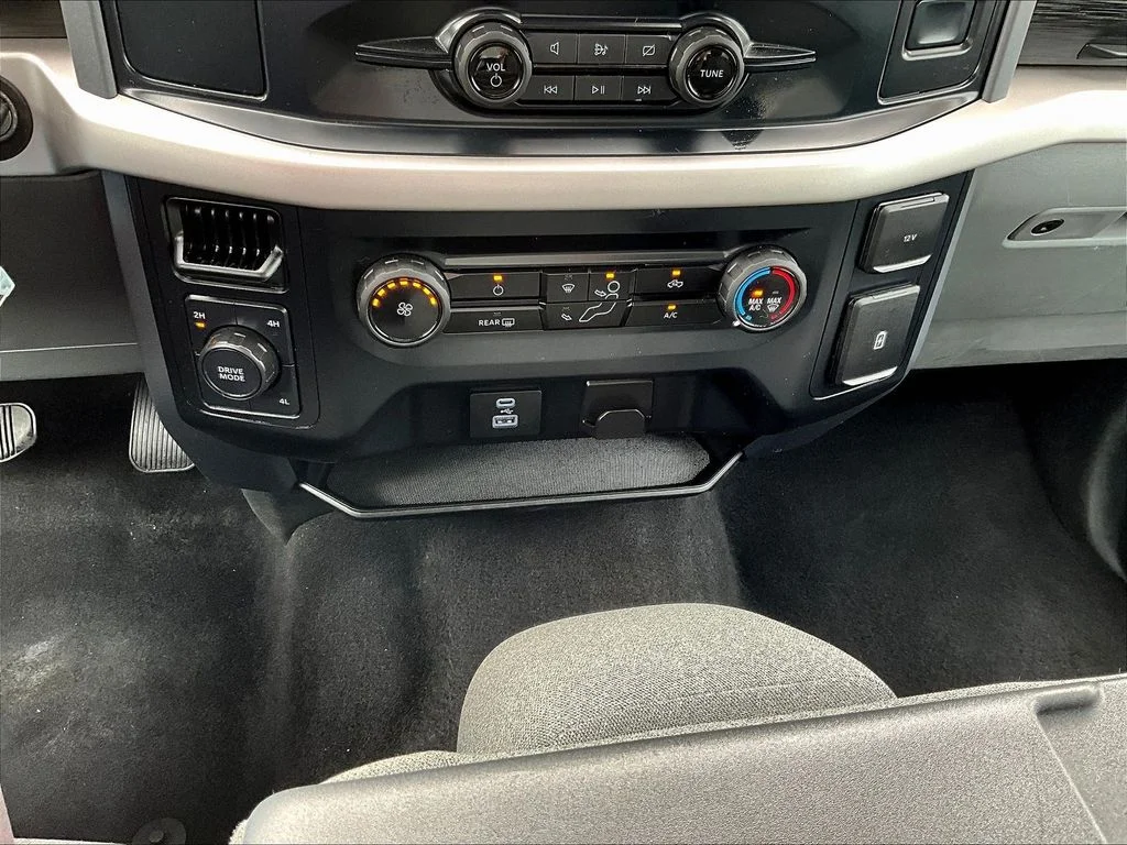 Used 2023 Silver Ford XLT image 16