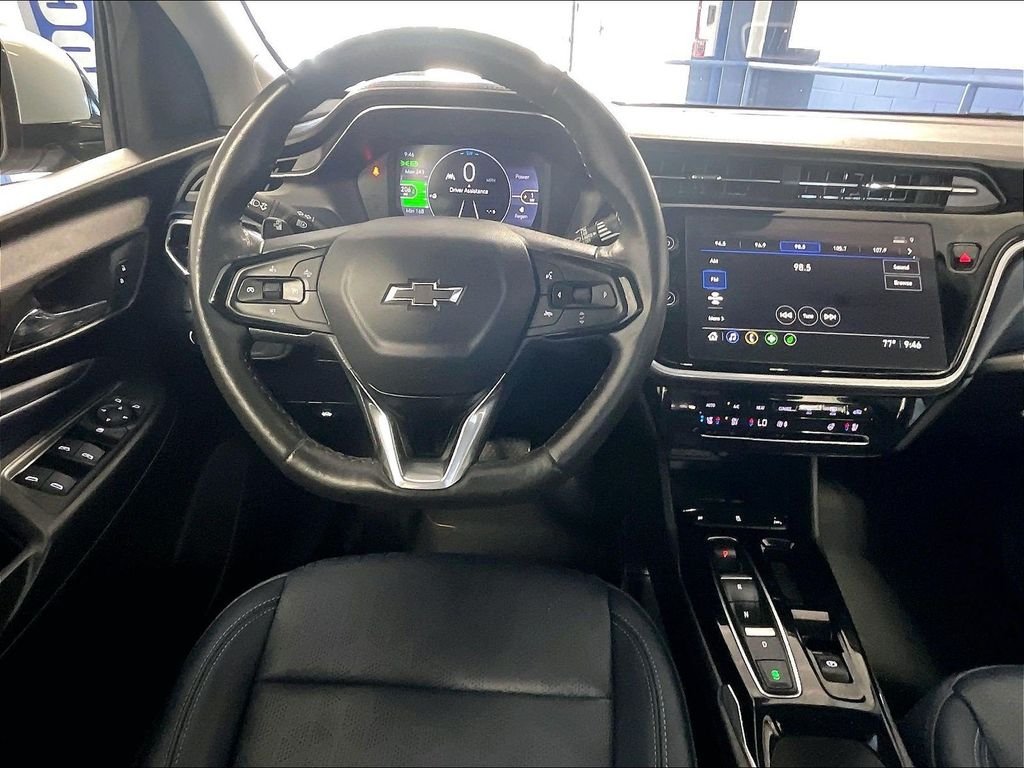 Used 2023 Silver Chevrolet Premier image 17