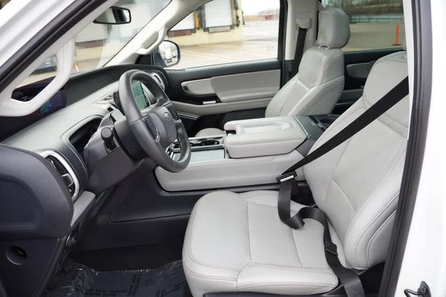 Used 2025 White Ford Active image 16