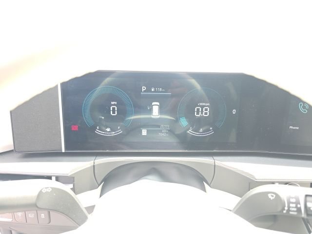 Used 2025 Silver Hyundai SE image 19