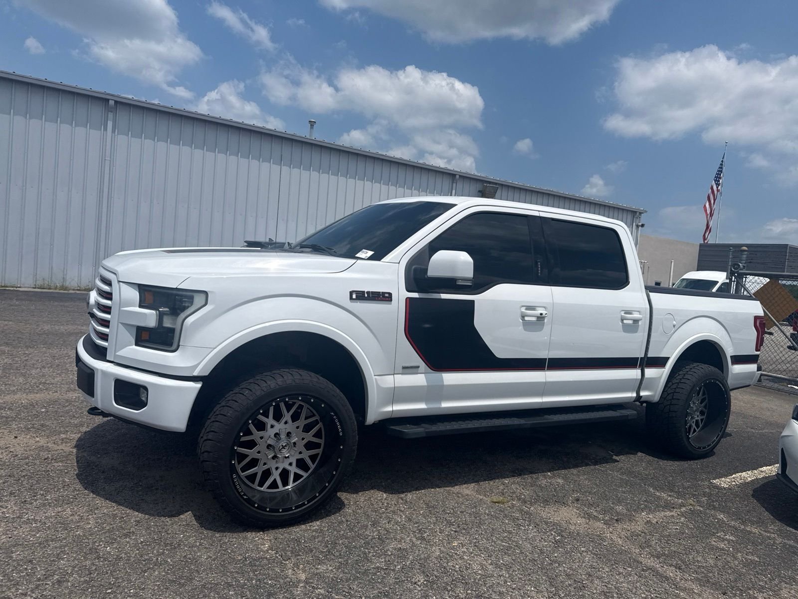 Used 2016 White Ford Lariat image 4