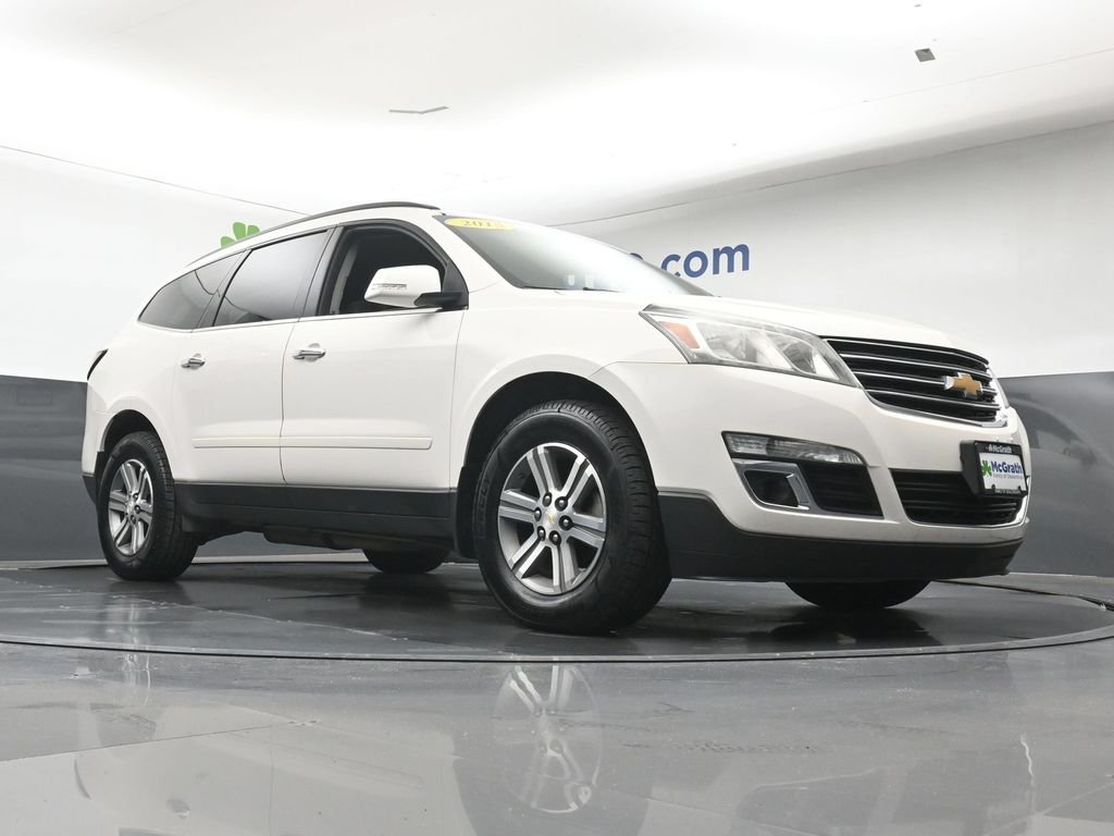 Used 2015 White Chevrolet 2LT image 28