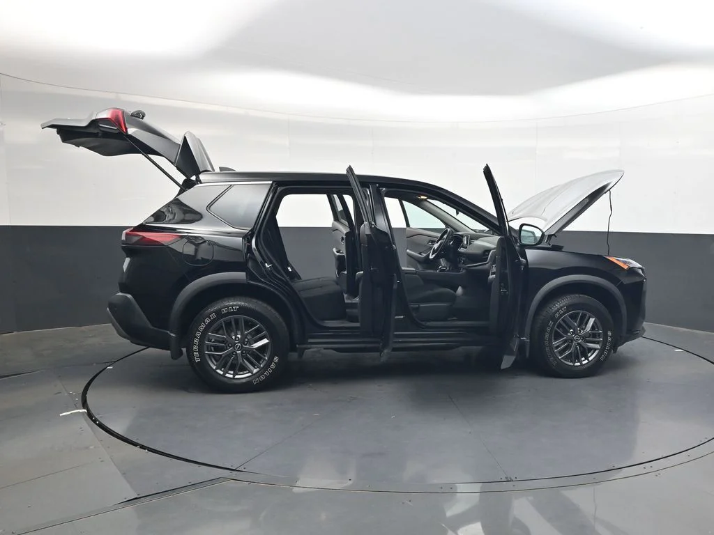 Used 2023 Black Nissan S image 40