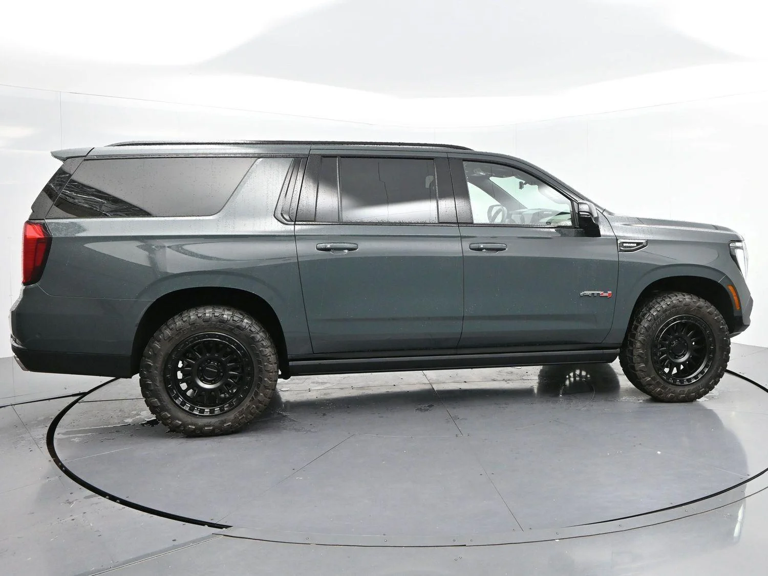 Used 2026 Midnight Pine GMC AT4 image 8