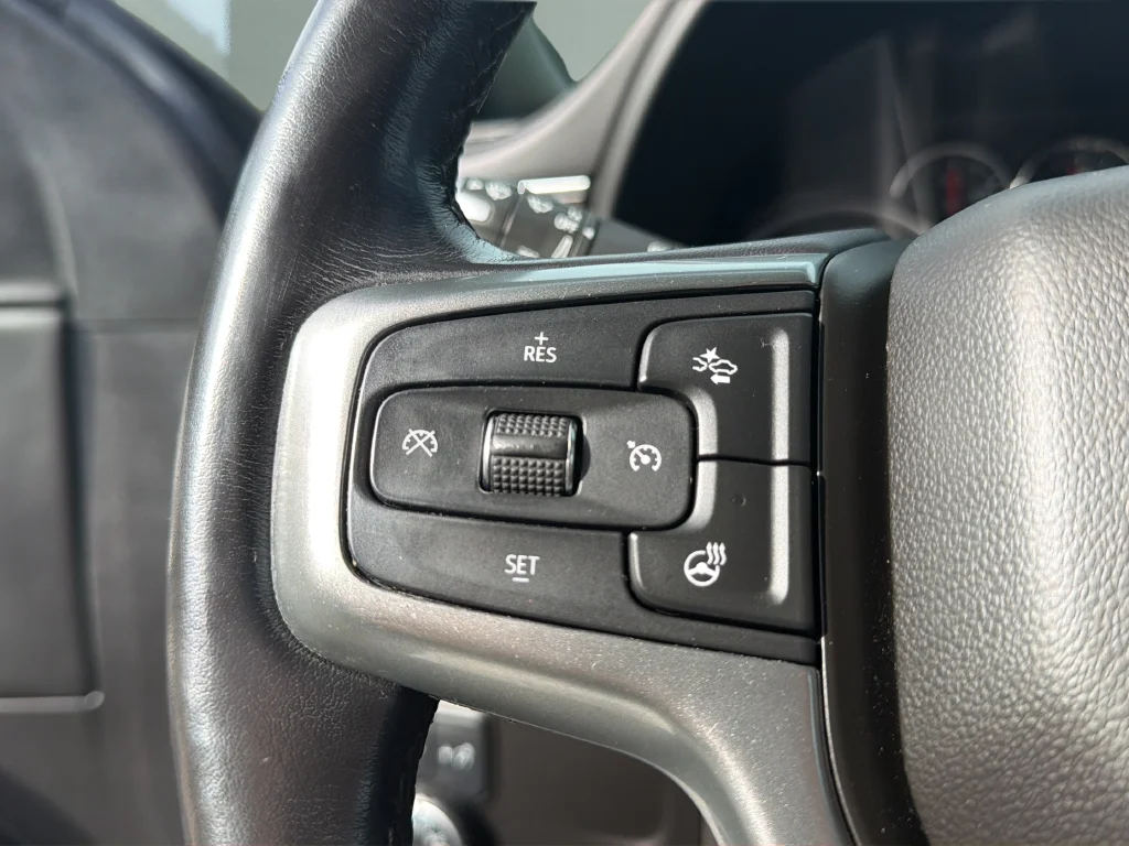 Used 2021 Black Chevrolet Z71 image 36