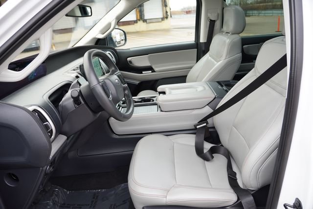 2025 Ford Expedition Active - Photo 16