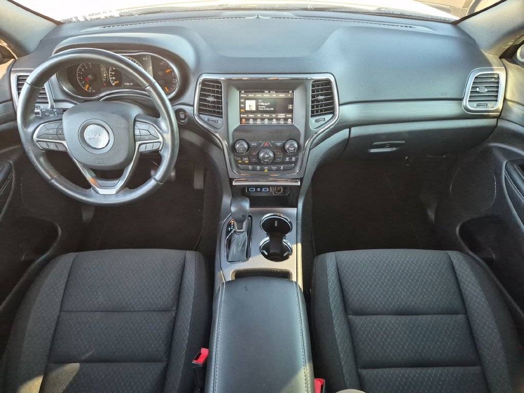 Used 2021 White Jeep Laredo image 26