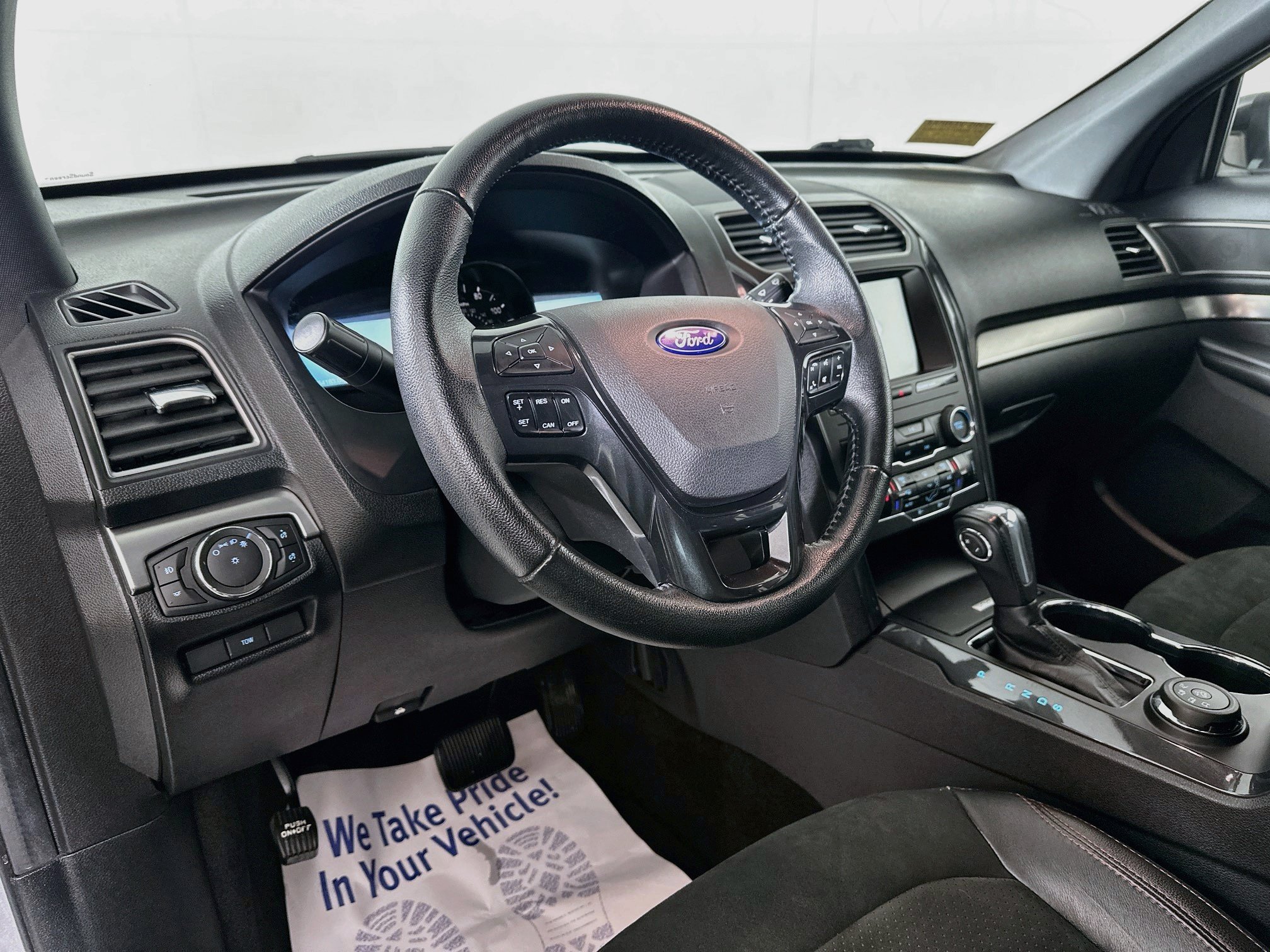 Used 2018 Ingot Silver Metallic Ford XLT image 10
