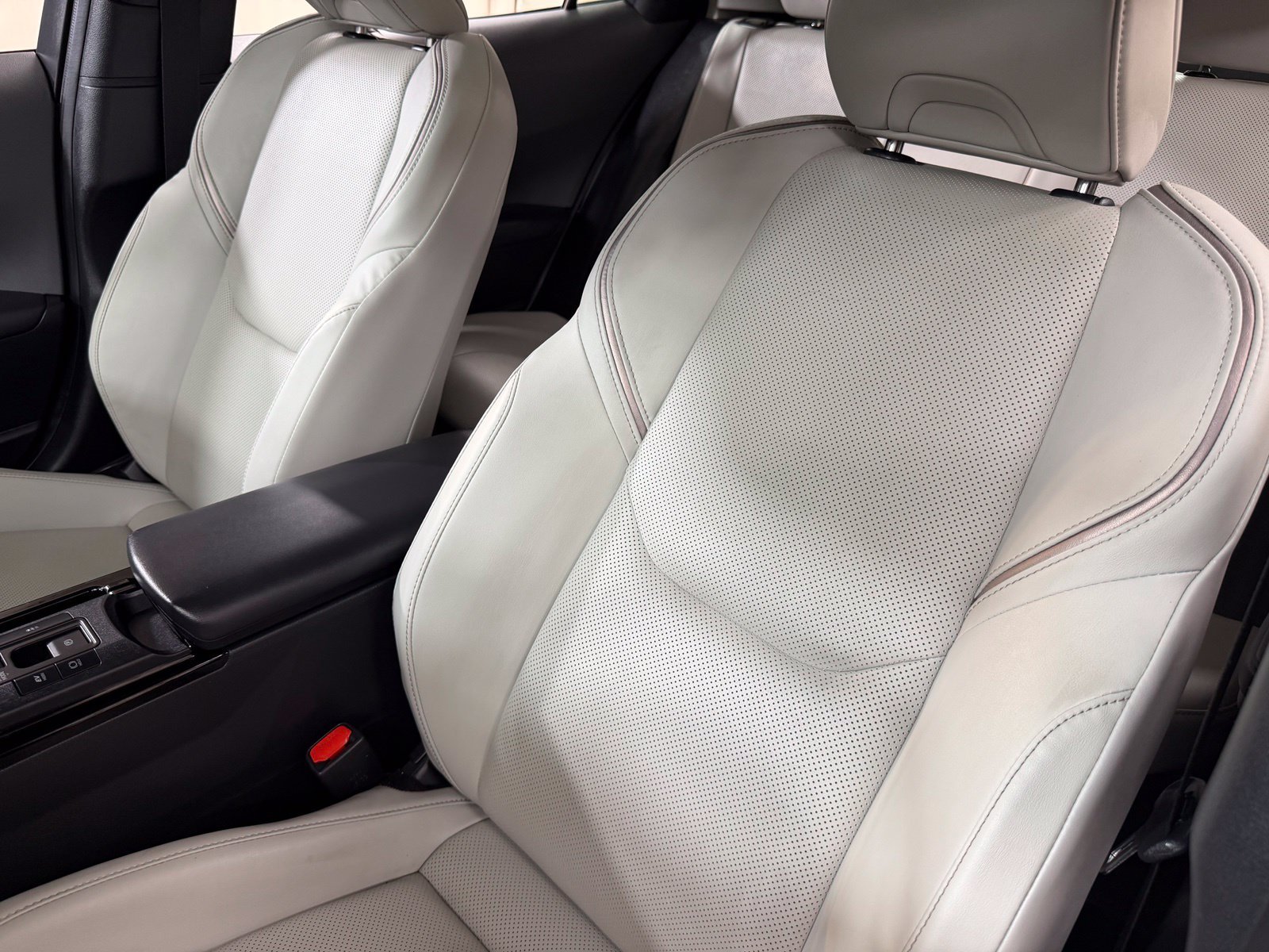Used 2023 Gray Toyota XLE image 31