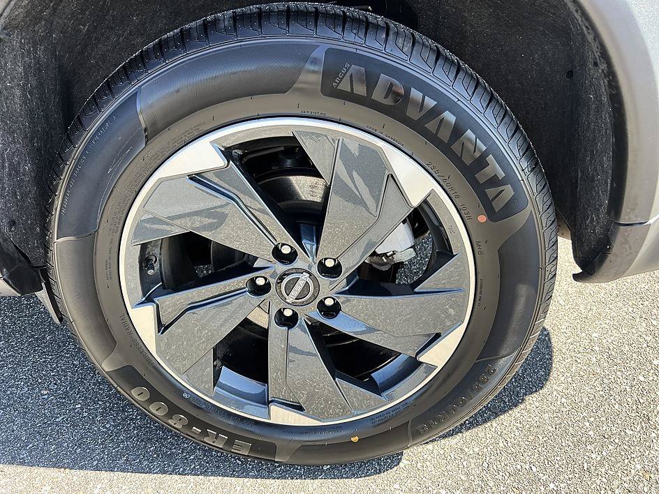 Certified Used 2025 Super Black Nissan SV image 10