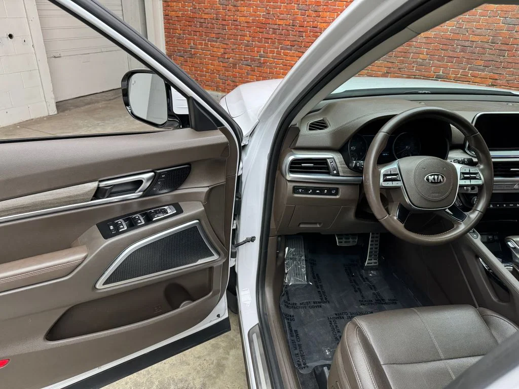 Certified Used 2021 White Pearl Kia SX image 9