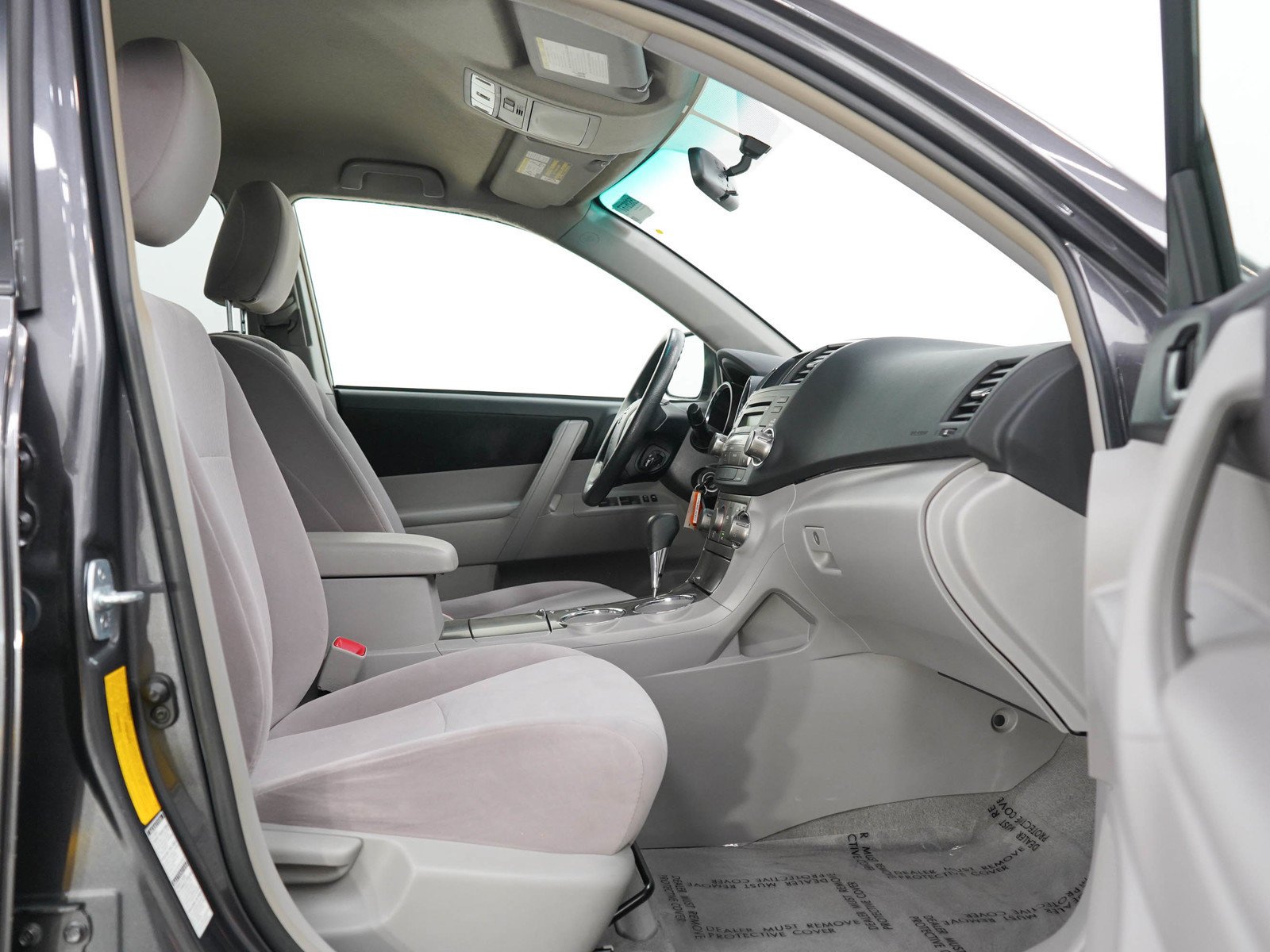 Used 2008 Magnetic Gray Metallic Toyota Base image 11