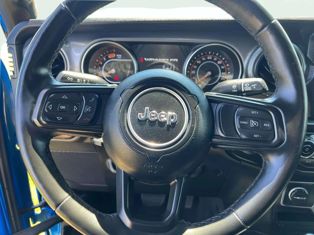 Used 2021 Hydro Blue Pearl Coat Jeep Unlimited Willys image 9