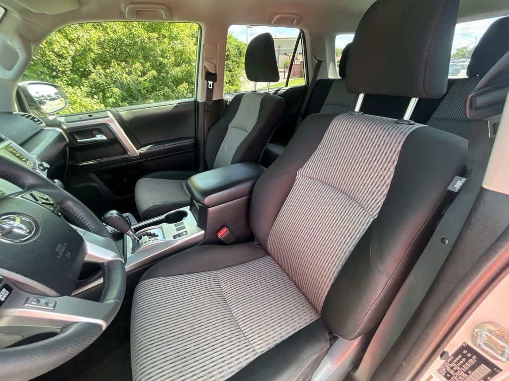 Used 2023 White Toyota SR5 image 16