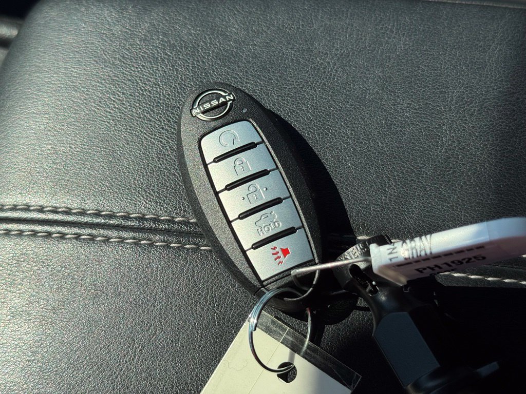 Used 2025 Gray Nissan 2.5 SV image 31