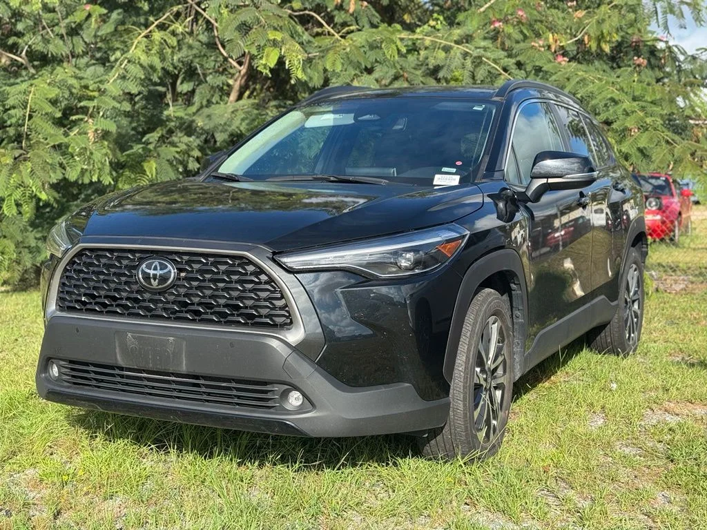 Used 2025 Black Toyota XLE image 4