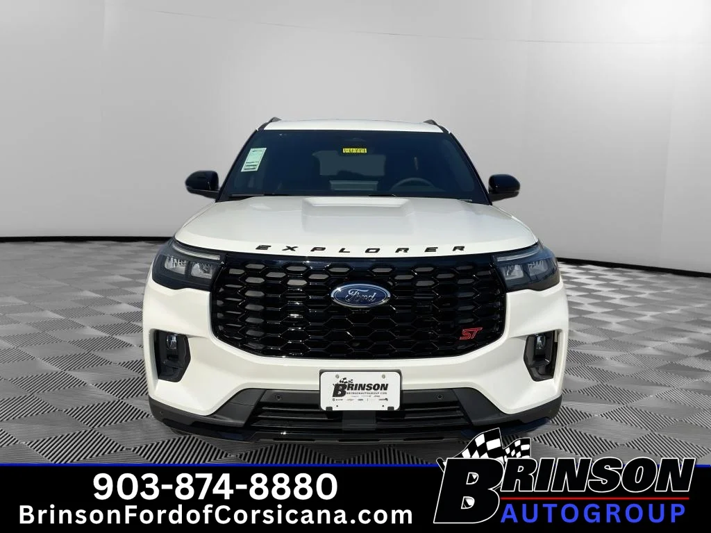 New 2026 Star White Metallic Tri-Coat Ford ST image 2