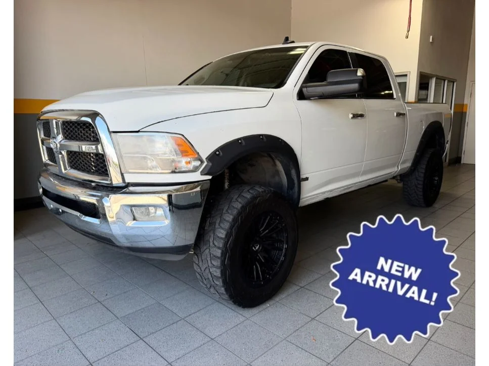 Used 2018 Bright White Clearcoat Ram SLT image 1