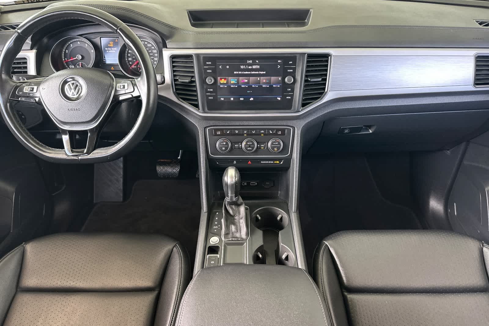 Used 2019 Pure White Volkswagen 2.0T SE image 13