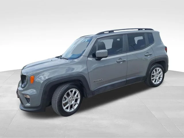 Used 2020 Gray Jeep Latitude image 3