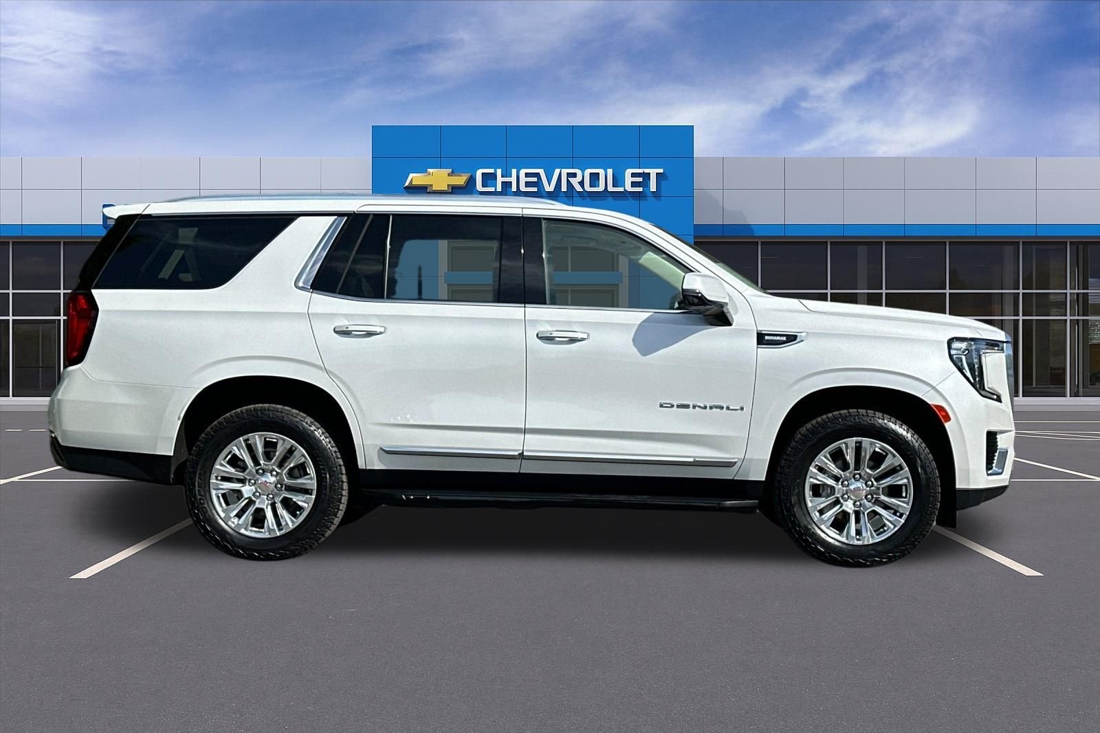 Used 2024 White GMC Denali image 3