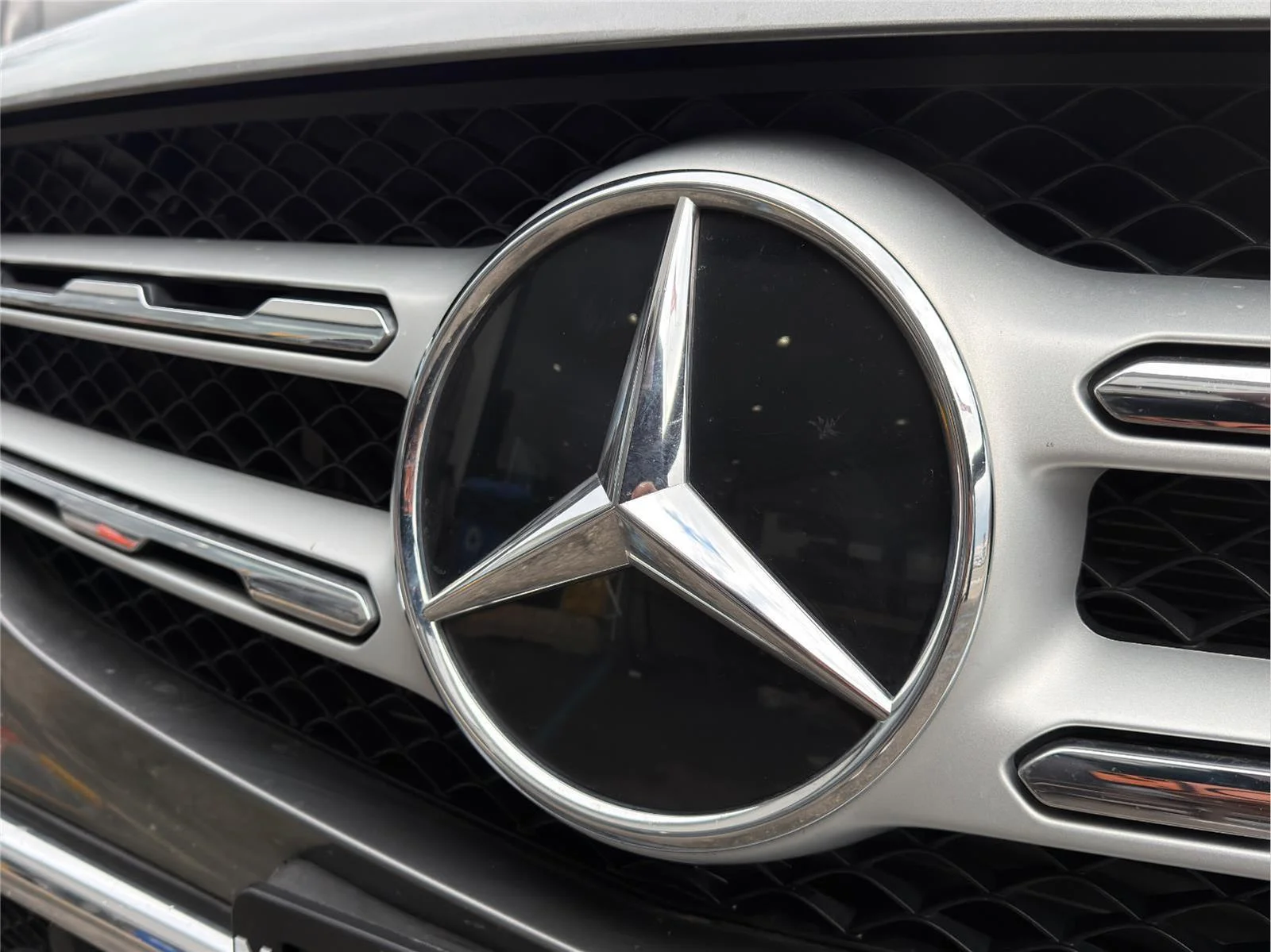 Used 2022 Selenite Grey Metallic Mercedes-Benz GLC 300 image 9