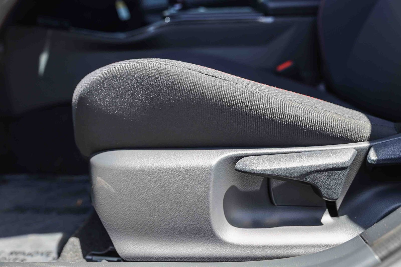 2026 Toyota Prius Plug-in Hybrid SE - Photo 21