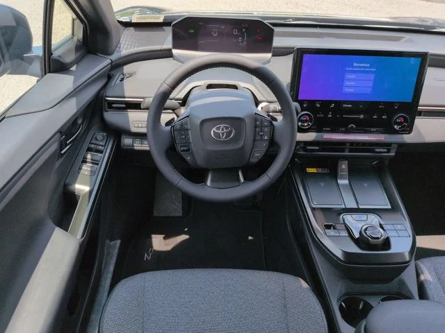 New 2026 Heavy Metal Toyota XLE image 16
