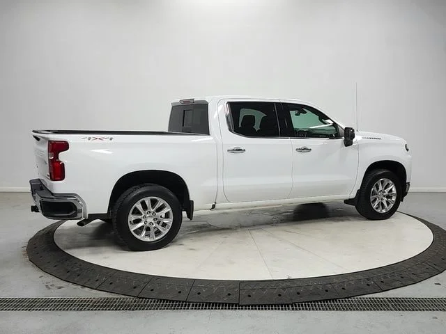 Used 2021 White Chevrolet LTZ image 7