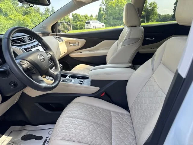 Used 2023 White Nissan Platinum image 17